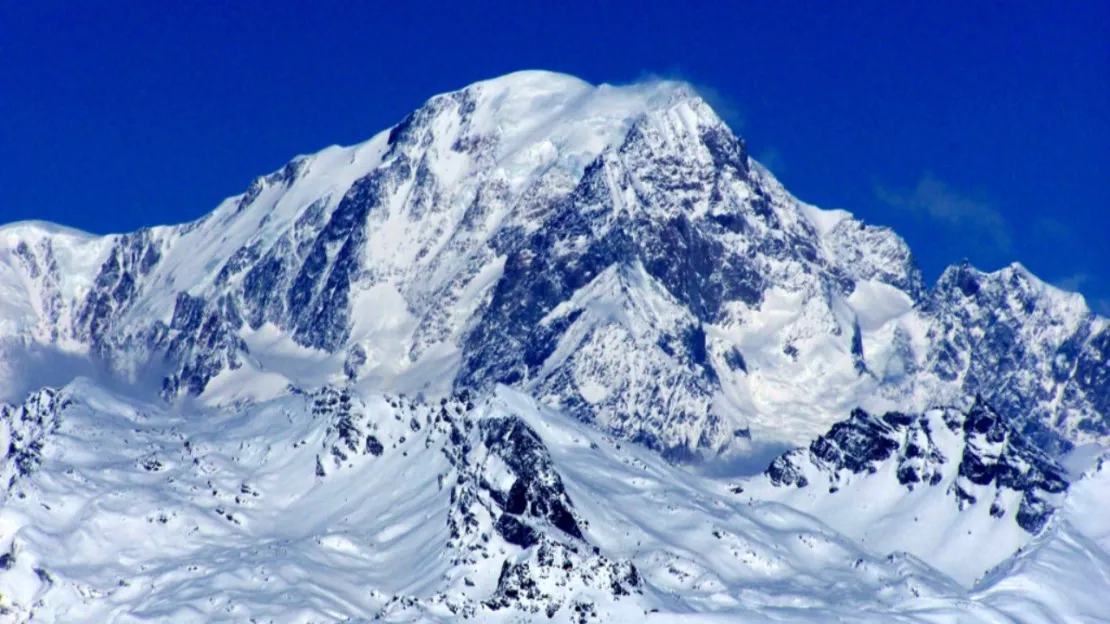 Bivouac au sommet du Mont-Blanc : le préfet porte plainte