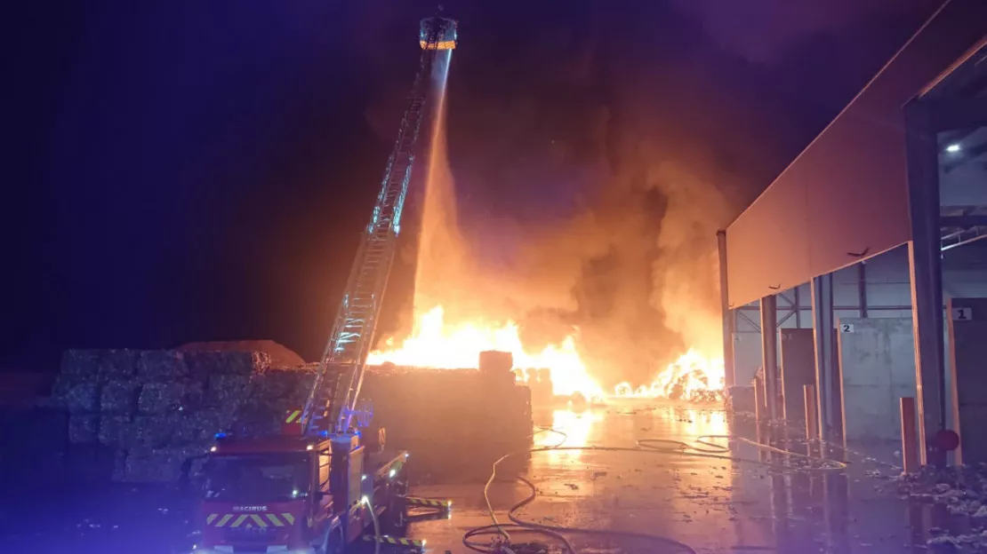 Chêne-en-Semine : l'incendie est désormais maitrisé