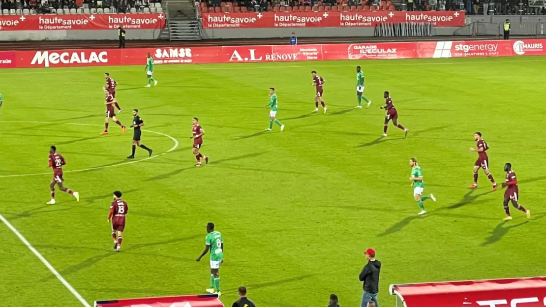 Ligue 2 : le FC Annecy prêt à défendre sa place sur le podium ce soir !