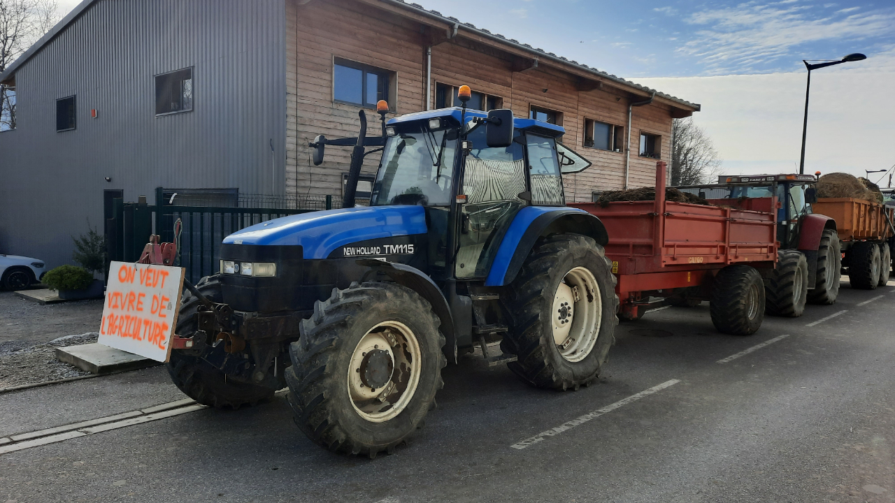 "Agriculture sacrifiée, territoires oubliés" : Les Jeunes Agriculteurs de Savoie mobilisés ce week-end "Agriculture sacrifiée, territoires oubliés" : Les Jeunes Agriculteurs de Savoie mobilisés ce week-end