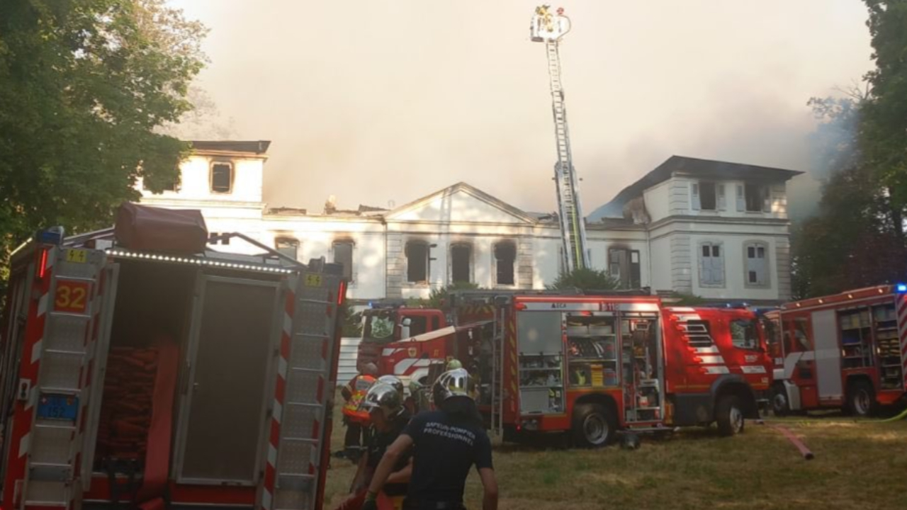 Ain : Incendie du château de Divonne-les-Bains Ain : Incendie du château de Divonne-les-Bains