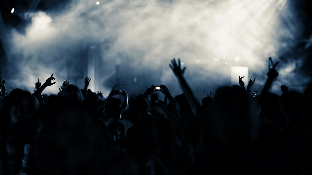 Ain : Plus de 200 infractions et 125 prises en charge lors d'une rave party Ain : Plus de 200 infractions et 125 prises en charge lors d'une rave party