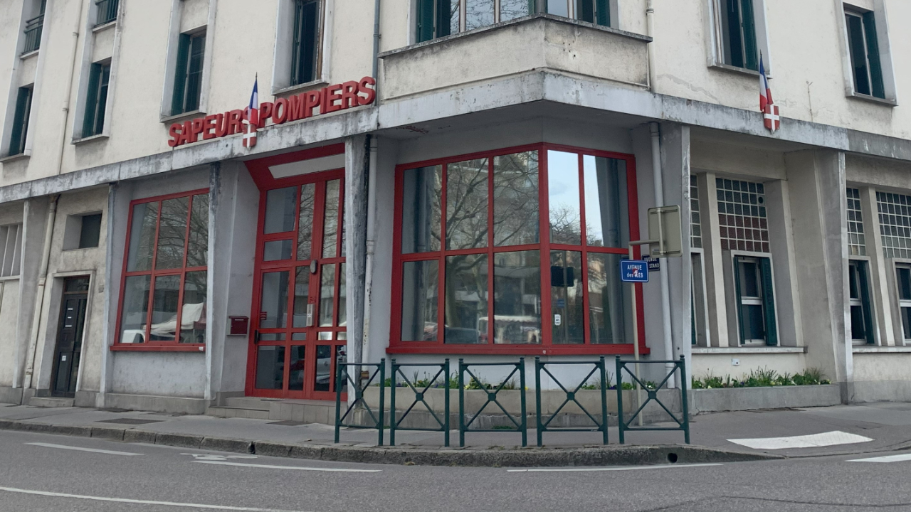 Annecy : Feu de poubelle dans un immeuble, 17 personnes &eacute;vacu&eacute;es