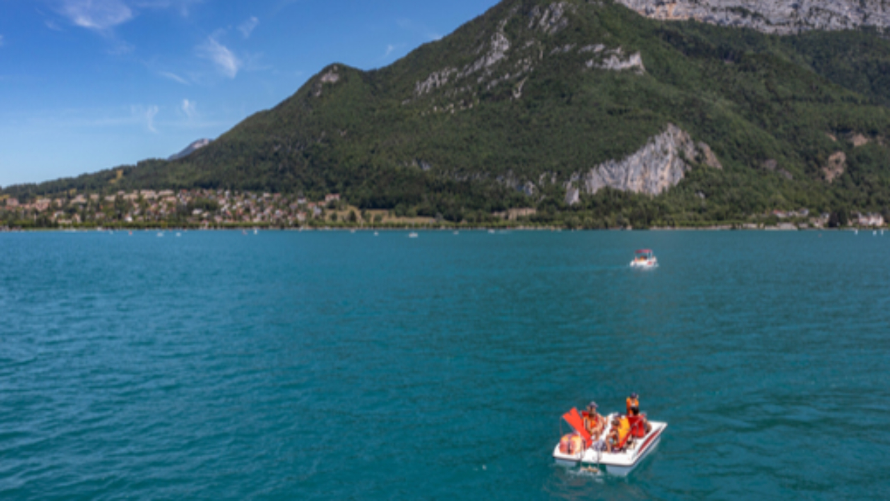 Annecy : quatre jeunes touristes sauvent un homme de la noyade Annecy : quatre jeunes touristes sauvent un homme de la noyade