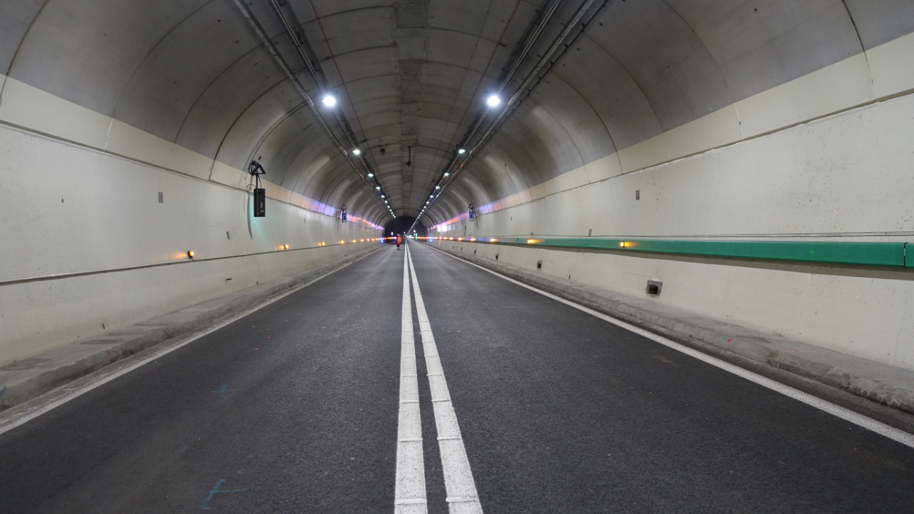 Chamonix : le tunnel du Mont-Blanc accessible dès le 12 décembre à 17 heures Chamonix : le tunnel du Mont-Blanc accessible dès le 12 décembre à 17 heures