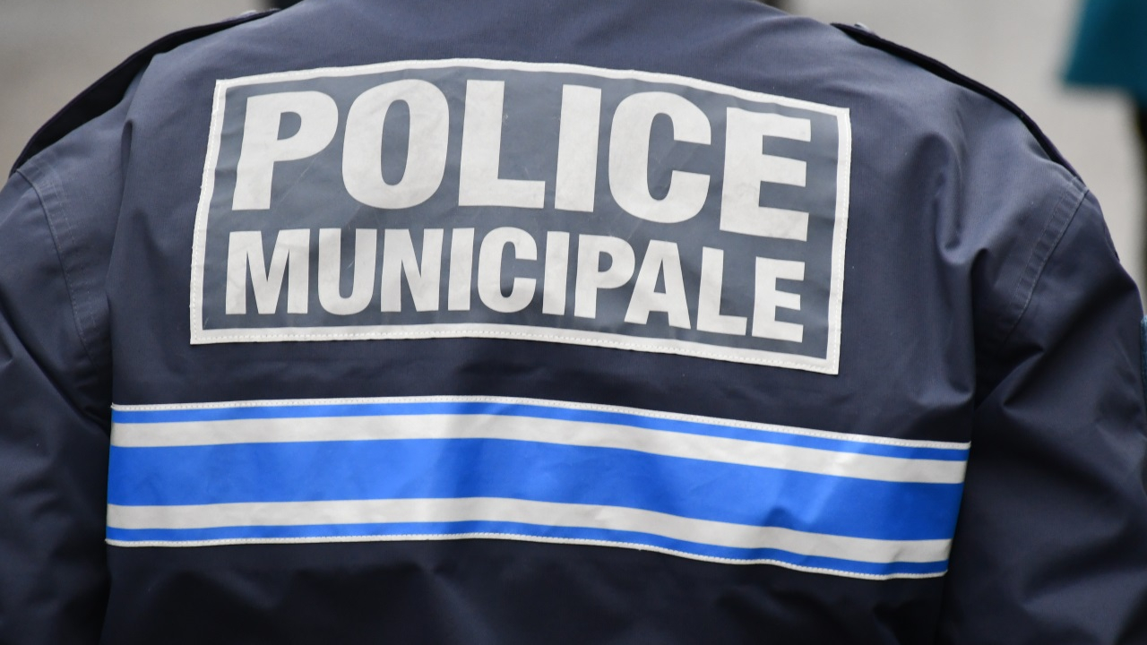 Cluses : la Ville indemnise un ancien policier municipal blessé en service pour 450 000 euros Cluses : la Ville indemnise un ancien policier municipal blessé en service pour 450 000 euros