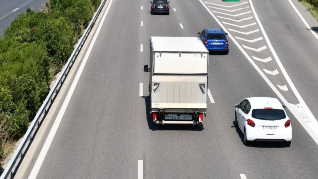 Gros accident en Haute-Savoie : un poids-lourd se couche sur l'A40 Gros accident en Haute-Savoie : un poids-lourd se couche sur l'A40