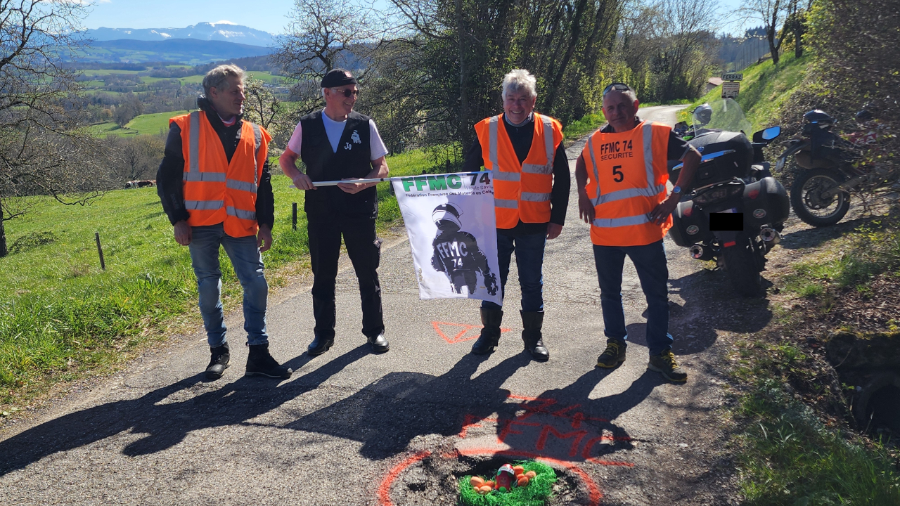 Haute-Savoie : Pour l'opération "Œuf de Pâques", les Motards en Colère dénoncent l'état des routes Haute-Savoie : Pour l'opération "Œuf de Pâques", les Motards en Colère dénoncent l'état des routes