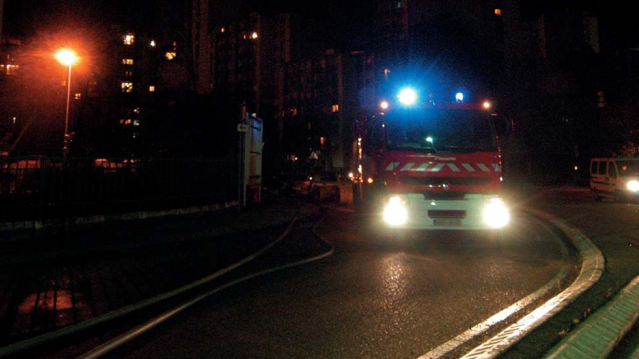 Incendie nocturne à Reignier-Ésery : une installation agricole ravagée par les flammes Incendie nocturne à Reignier-Ésery : une installation agricole ravagée par les flammes