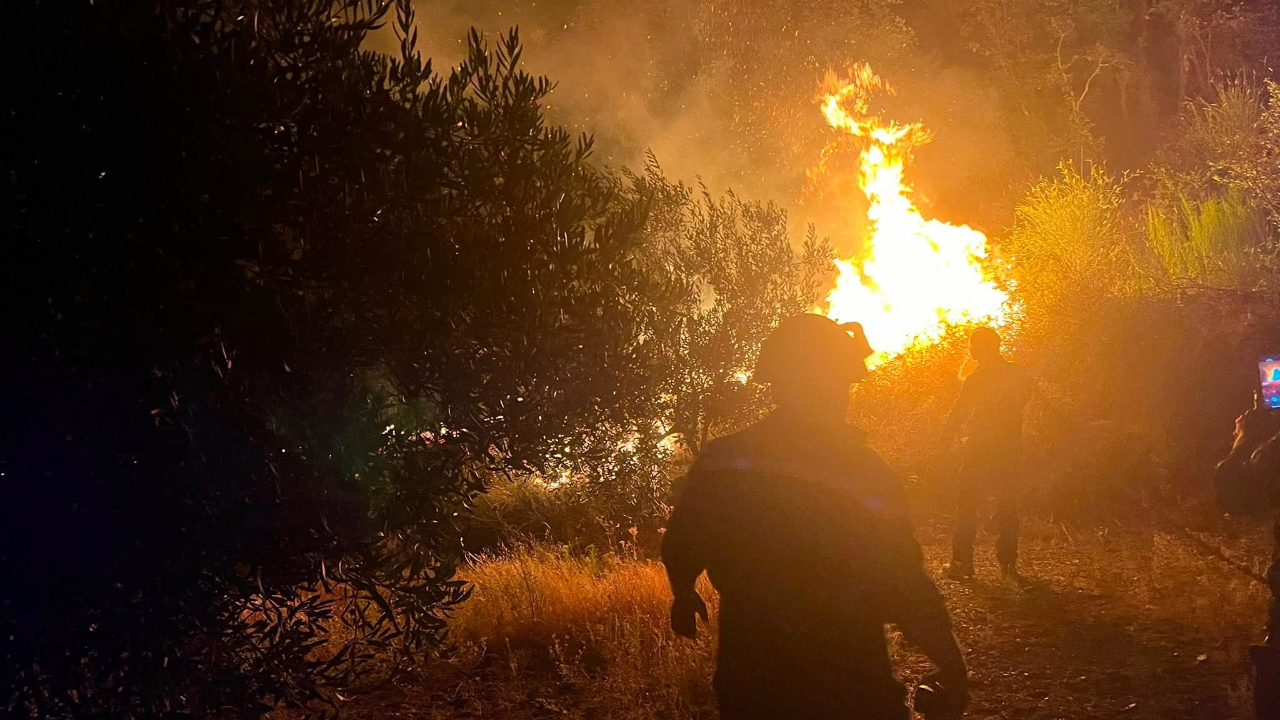 Incendies en Savoie : la situation s’améliore, mais deux nouveaux départs de feu signalés Incendies en Savoie : la situation s’améliore, mais deux nouveaux départs de feu signalés