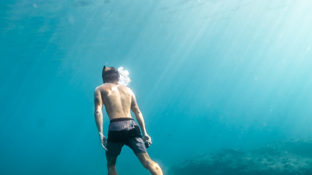 La sortie de plong&eacute;e tourne mal dans le lac d'Annecy : un septuag&eacute;naire secouru apr&egrave;s un &oelig;d&egrave;me d'immersion