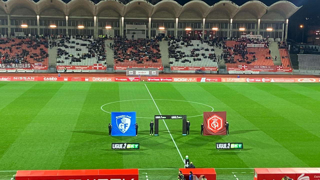 Le FC Annecy conc&egrave;de le match nul dans le derby des Alpes