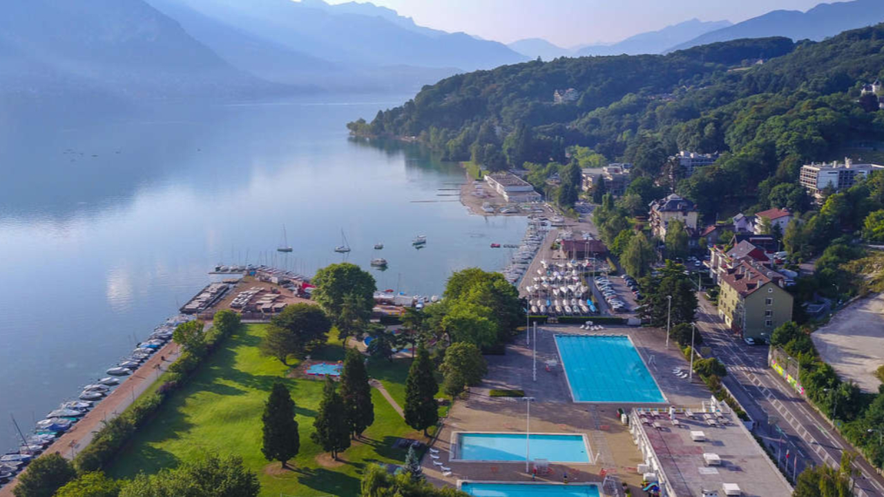 Le projet de piscine des Marquisats officiellement abandonn&eacute; &agrave; Annecy
