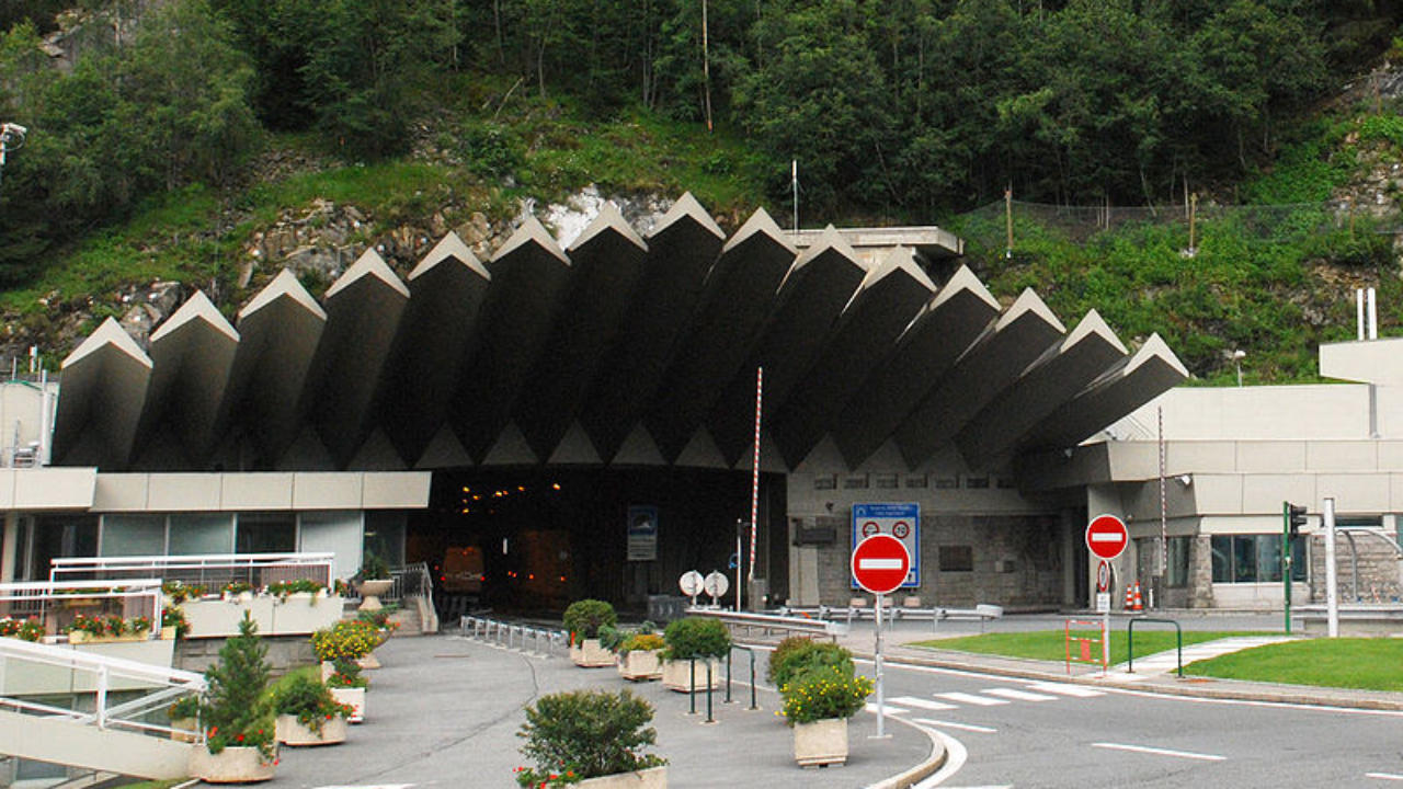 Le tunnel du Mont-Blanc ferme temporairement à la circulation Le tunnel du Mont-Blanc ferme temporairement à la circulation