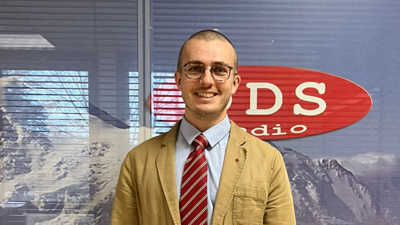 LFI d'extr&ecirc;me gauche : "Nous sommes une gauche radicale assum&eacute;e, mais pas extr&ecirc;me"