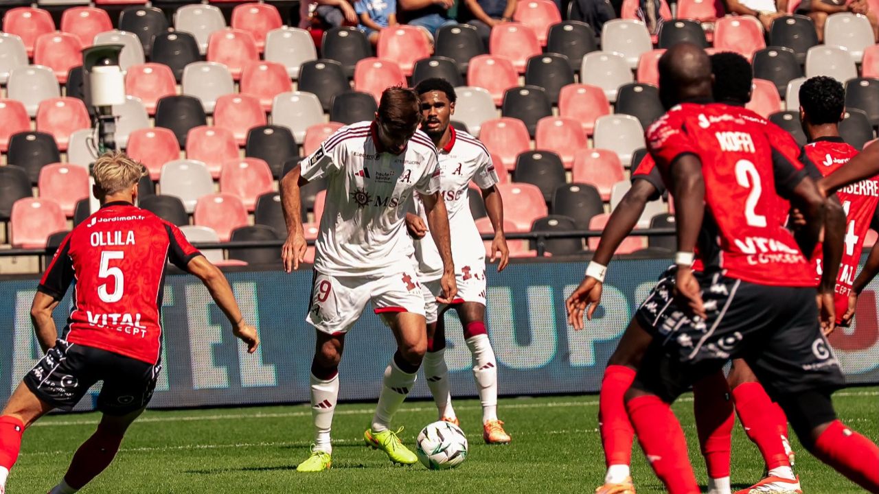 Ligue 2 : Annecy renversé en quatre minutes à Guingamp Ligue 2 : Annecy renversé en quatre minutes à Guingamp