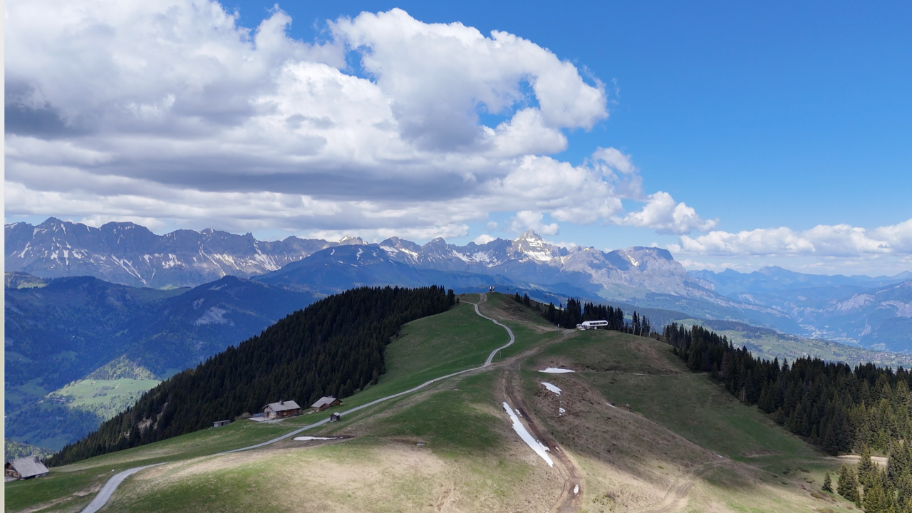 Megève : sans réponse pour les Lanchettes, la mairie devrait bien construire deux télésièges à la Côte 2000 Megève : sans réponse pour les Lanchettes, la mairie devrait bien construire deux télésièges à la Côte 2000