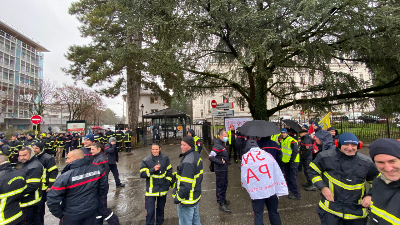 Plus d'une 100 aine de pompiers mobilis&eacute;s &agrave; Annecy