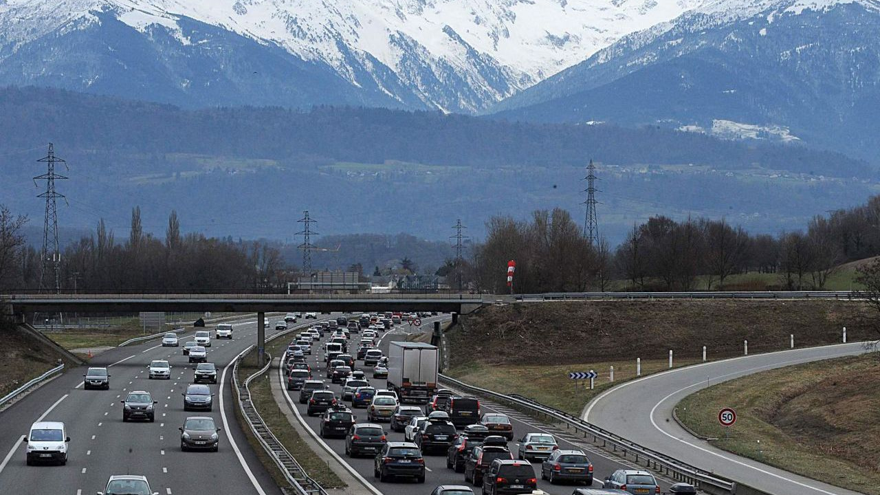 Plus de 300 000 v&eacute;hicules sur les routes des pays de Savoie ce week-end