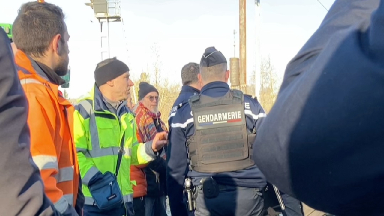 Savoie : le ton monte entre agriculteurs et forces de l'ordre