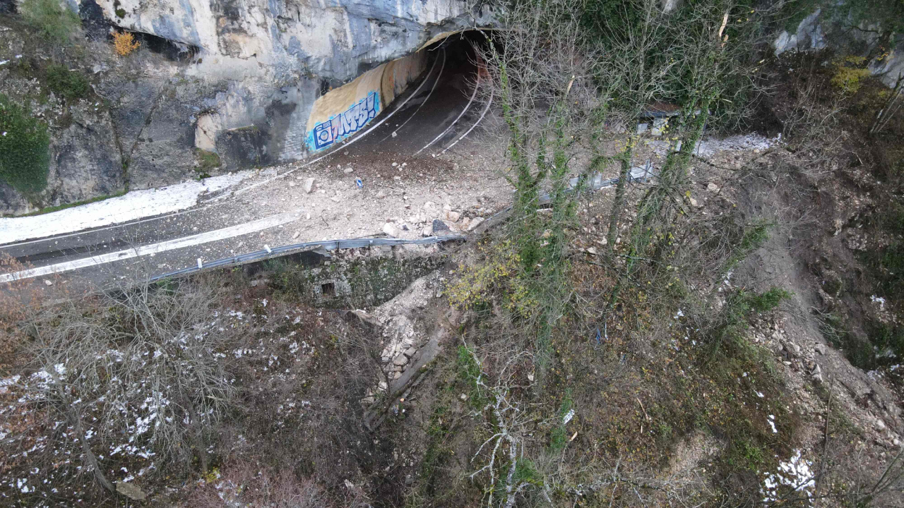 Savoie: le Tunnel des Echelles fermé au moins jusqu’à la fin de l’année. Savoie: le Tunnel des Echelles fermé au moins jusqu’à la fin de l’année.