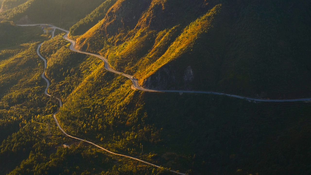 Savoie : Les "cols cool", sensibilisation aux usagers de la route en montagne Savoie : Les "cols cool", sensibilisation aux usagers de la route en montagne