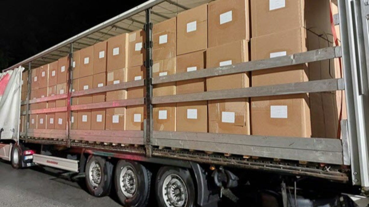 Savoie : Un camion arrêté avec 16 tonnes de tabac par la douane Savoie : Un camion arrêté avec 16 tonnes de tabac par la douane