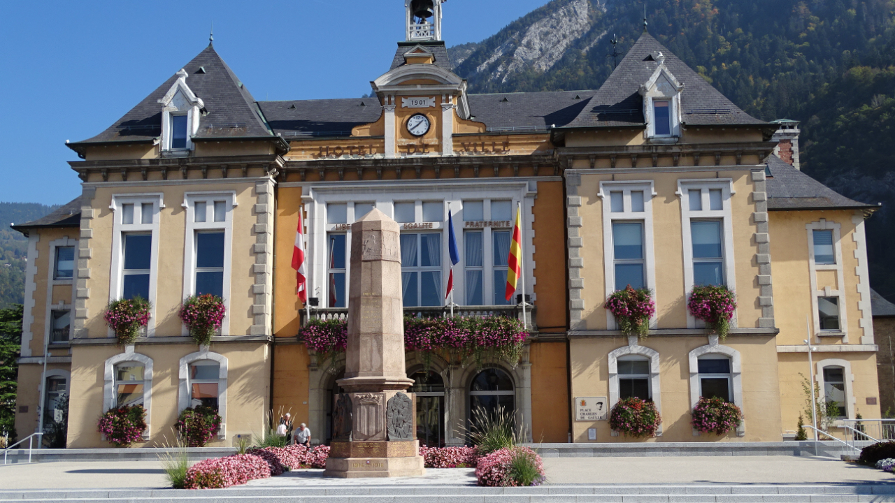 Un nouvel adjoint à la mairie de Cluses Un nouvel adjoint à la mairie de Cluses