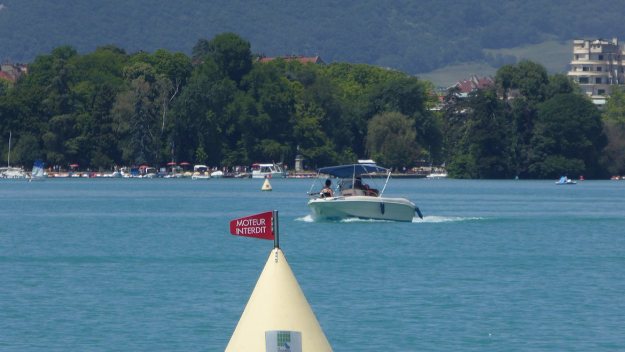 Un sexagénaire réanimé après avoir failli se noyer dans le lac d’Annecy Un sexagénaire réanimé après avoir failli se noyer dans le lac d’Annecy