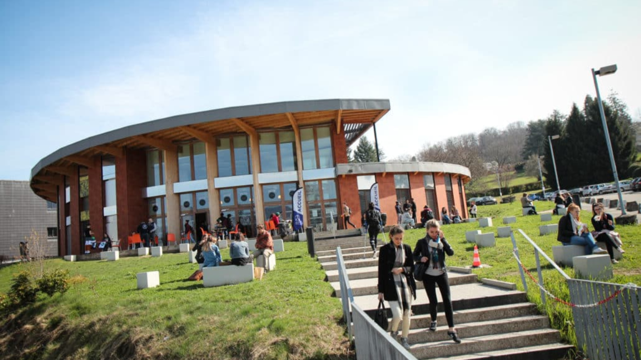 Une action contre la réforme des retraites à l'USMB Une action contre la réforme des retraites à l'USMB