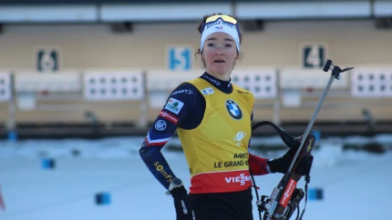 Biathlon : Lou Jeanmonnot s'impose, Camille Bened sur le podium