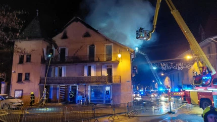 La Roche-sur-Foron : un incendie en centre-ville impacte des commerces et des habitations