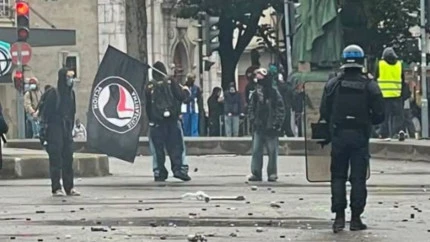 Manifestations en Savoie : La VRU de Chamb&eacute;ry bloqu&eacute;e, deux interpellations et trois policiers bless&eacute;s