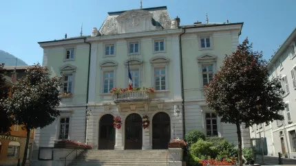 Saint-jean-de Maurienne: le maire porte plainte contre une &eacute;lue d'opposition