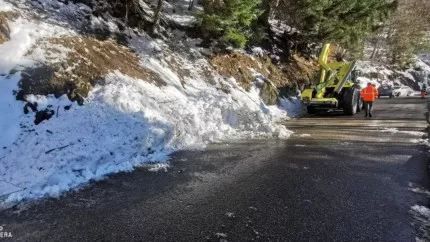 Une nouvelle coulée de neige sur la route du plateau des Glières